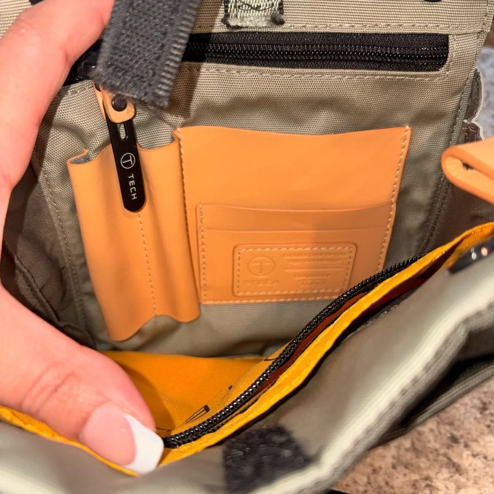 Tumi Gray Messenger Bag - Picture 6 of 9